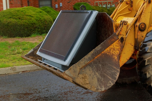 Der Traktor oder Bulldozer auf der Baustelle