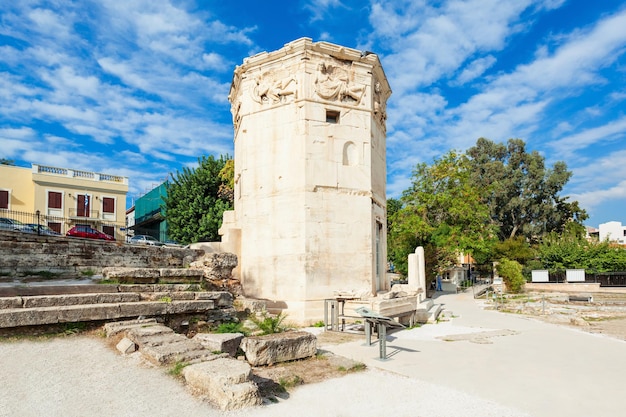 Der Turm der Winde oder das Horologion von Andronikos Kyrrhestes ist ein achteckiger pentelischer Marmoruhrturm in der römischen Agora in Athen, Griechenland.