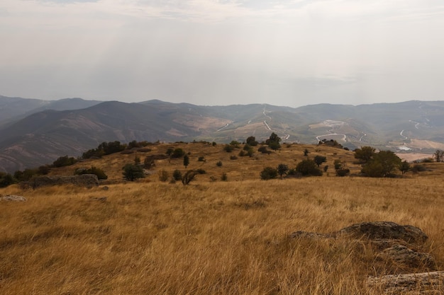 Der Weg an der Spitze des Demerdzhi-Gebirges