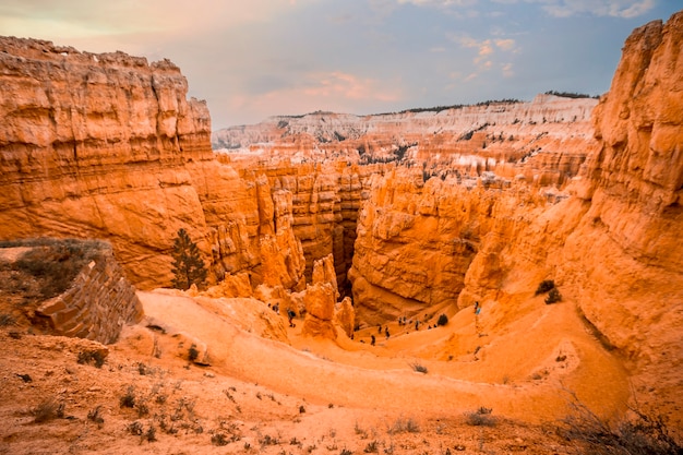 Der Zickzack-Aufstieg des wunderschönen Navajo Loop Trail im Bryce National Park