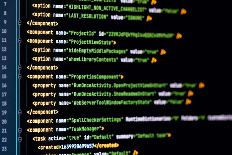 Foto desarrollador de software programación java código web html. código de secuencia de comandos de computadora abstracta. pantalla de código de programación del desarrollador de software. tiempo de trabajo de programación de software.