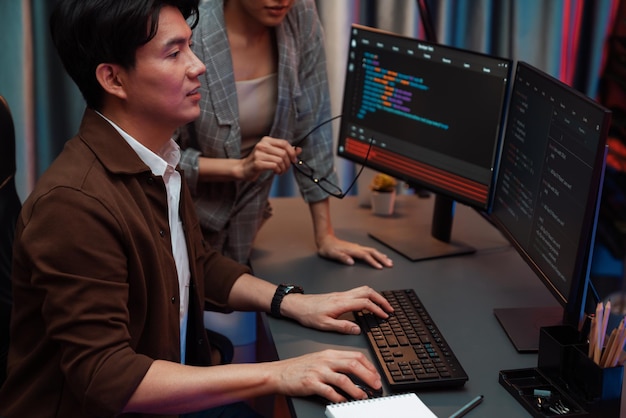 Los desarrolladores discuten con el sistema de codificación de sitios web infobahn