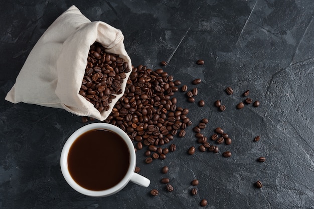 Desayuno con aromático café negro