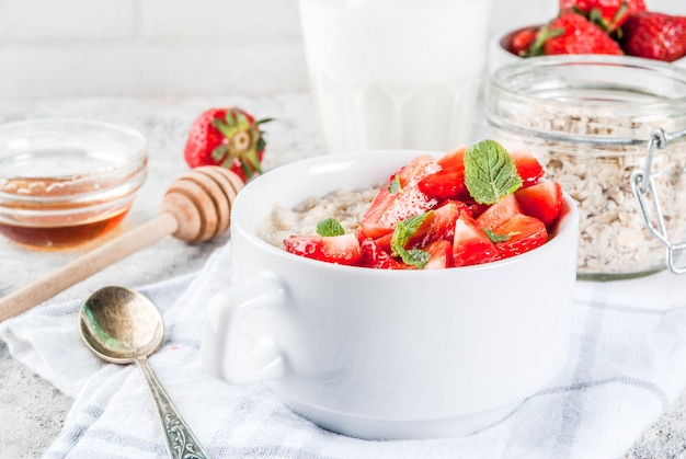 Desayuno avena con fresa