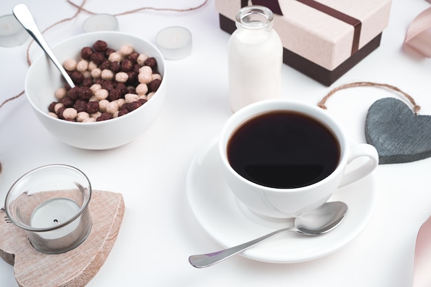 Desayuno con bolitas de café y cereales