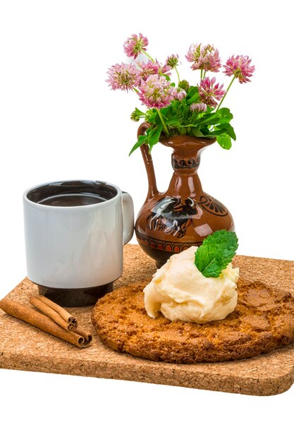 Desayuno con café y galletas