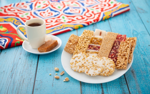 Foto desayuno de celebración del cumpleaños del profeta egipcio muhammad, cultura egipcia