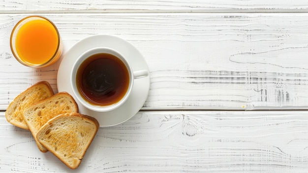 Foto desayuno continental café jugo de naranja y tostadas en mesa de madera blanca fondo con espacio de texto libre