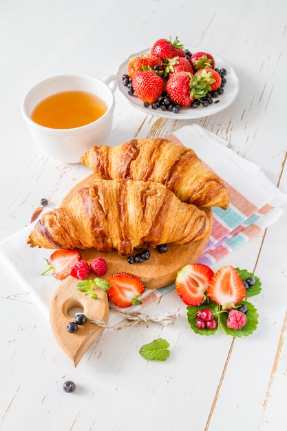 Desayuno - Croissants Con Bayas