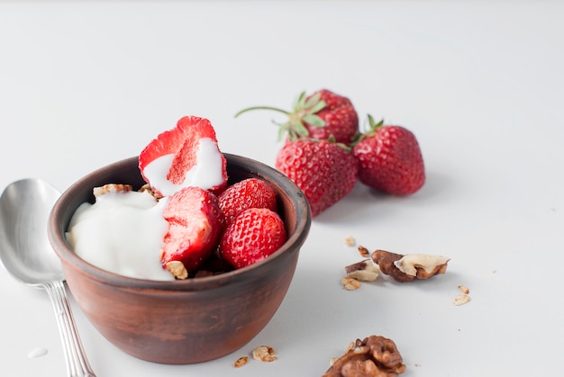 Desayuno granola, una taza de café