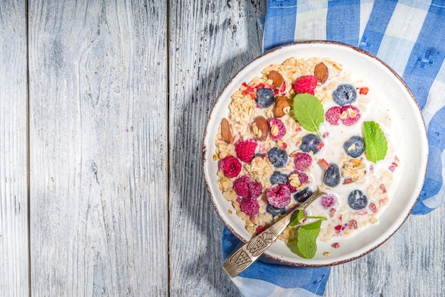 Desayuno con hojuelas de granola