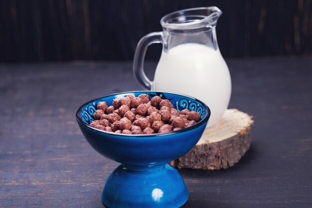 Desayuno de la mañana con leche.