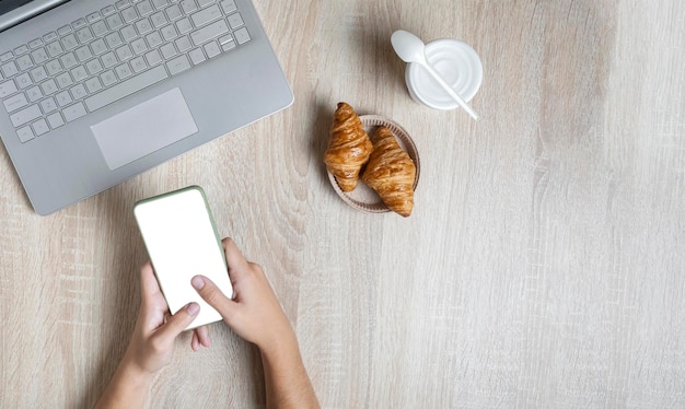 Desayuno de mesa de oficina para llevar