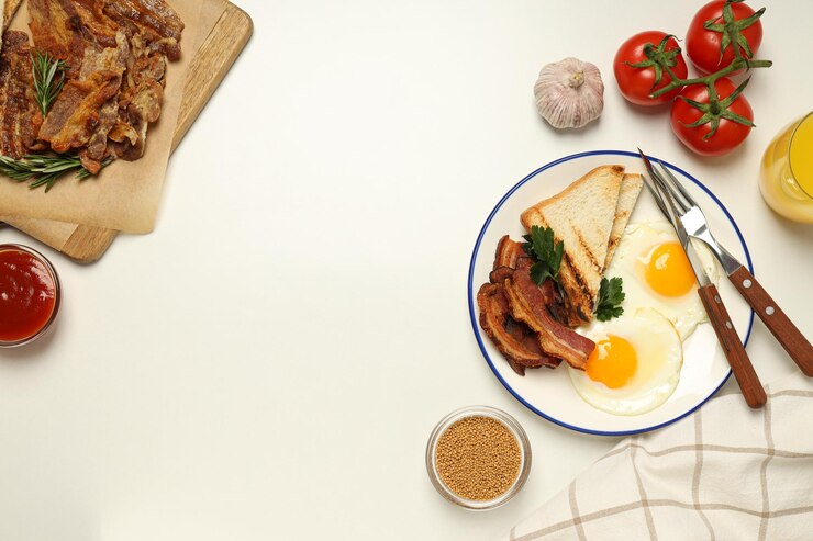 Desayuno sabroso y delicioso concepto de comida de carne tocino frito