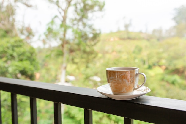 Desayuno con té en la isla del té de Sri Lanka.