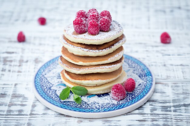 Desayuno: tortitas caseras con frambuesa.