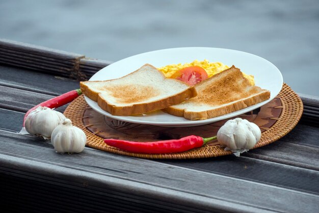 Desayuno con vistas al mar en Bali
