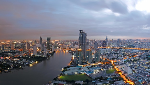 Descripción de la ciudad de Bangkok en Sunrise