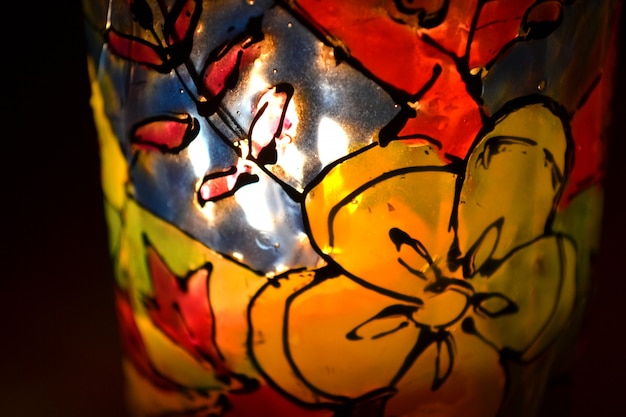 Foto desenho abstrato de tinta vitral em um vidro
