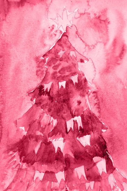 Desenho de aquarela infantil diy colorido brilhante ano novo e árvore de natal enfeitar com bandeiras e uma estrela de iluminação pintura artesanal de arte infantil tonificada em viva magenta tendência cor do ano 2023