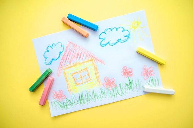 Desenho infantil com uma casa
