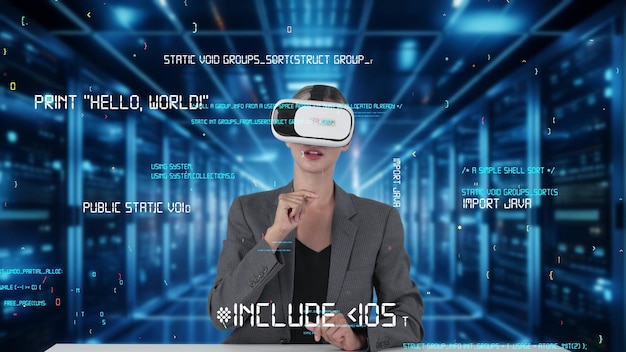 Desenvolvedor analisando sistema de codificação inteligente executando dados por contrabando VR