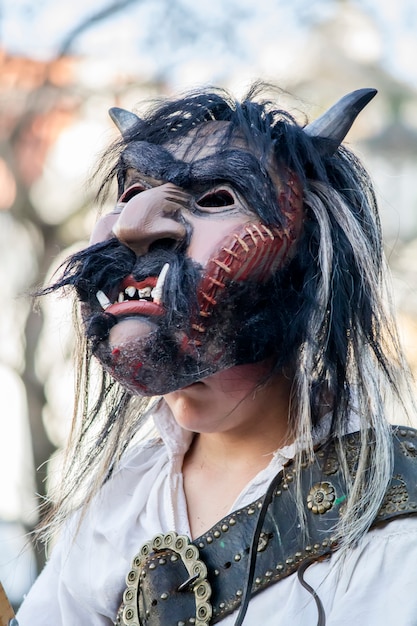 Desfile de disfraces y máscaras tradicionales de Iberia en el VIII Festival Internacional de Máscaras Ibéricas.