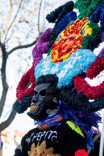 Desfile de disfraces y máscaras tradicionales de Iberia en el VIII Festival Internacional de Máscaras Ibéricas.