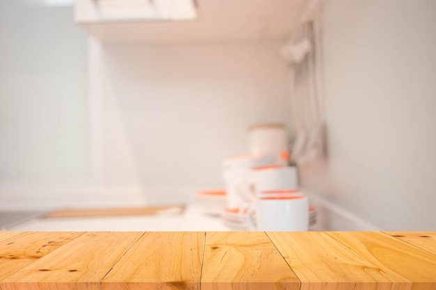 Desfocar o interior da sala da cozinha do modelo de exibição do produto em segundo plano