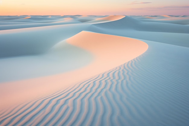 un desierto con algunas dunas de arena en primer plano