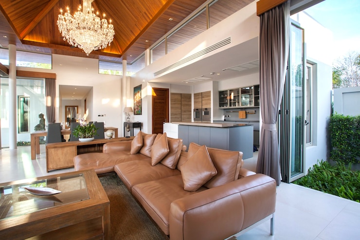 Foto design de interiores de luxo na sala de estar de villas com piscina