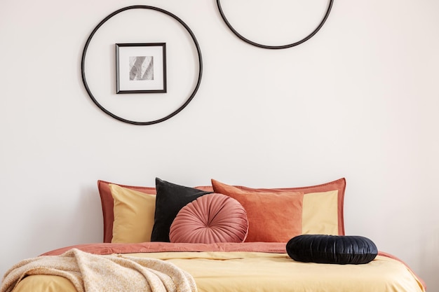 Design de quarto contemporâneo com cores e móveis elegantes