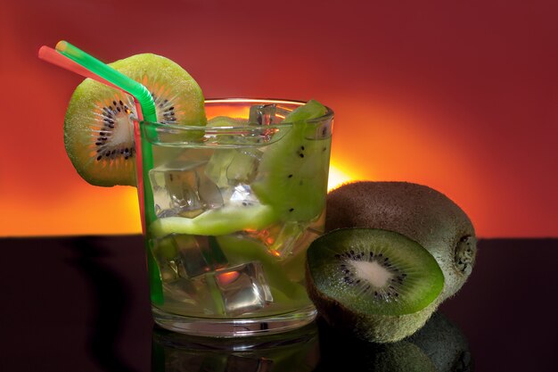 Desintoxicacion con kiwi y hielo.