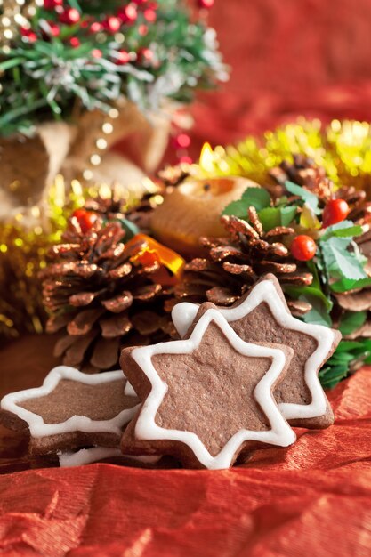 Desmenuzables galletas de Navidad de chocolate con jengibre