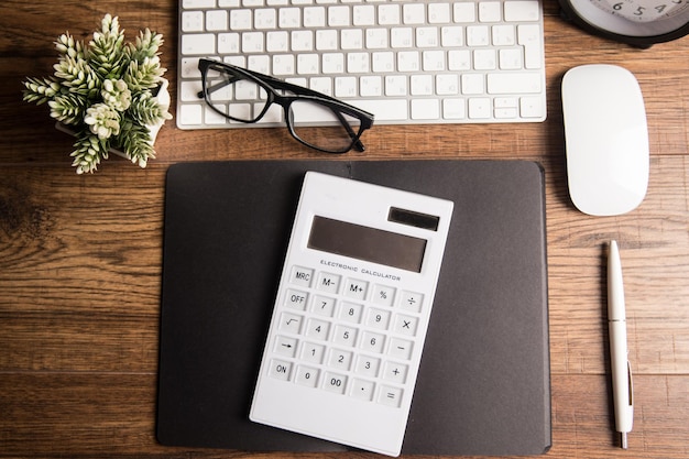 Despertador e calculadora do bloco de notas do teclado