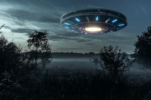 Un desplazamiento espacial alienígena flotando en el cielo