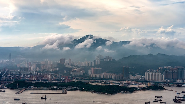 Después de la lluvia de Hong Kong y el puerto.