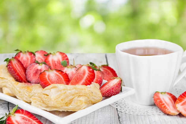 Dessert mit Erdbeeren