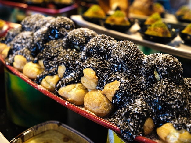 Desserts an einem Hotelbuffet