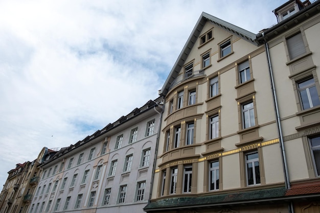 destino Alemanha Heidelberg cidade velha Exterior do edifício imponente céu nublado sob a vista