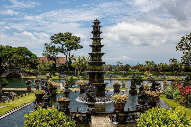 Destino de viaje. Palacio de agua de Tirta Gangga en el este de Bali, Indonesia.