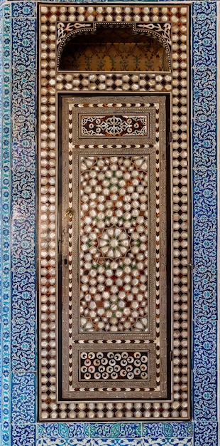 Detail des antiken Mosaiks oder der Dekoration im türkischen oder osmanischen Stil