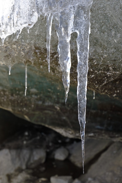 Detail des Auftauens von schneebedecktem Huaytapallana