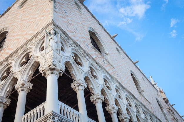 Detail des berühmtesten Wahrzeichens von Venedig - Palazzo Ducale