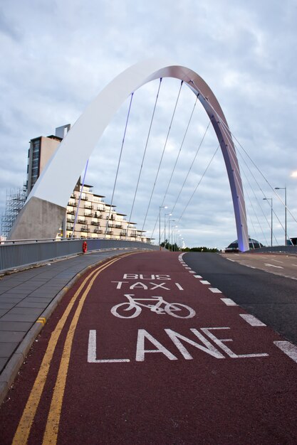 Detail des Clyde Arc in Glasgow, gut für konzeptionelle