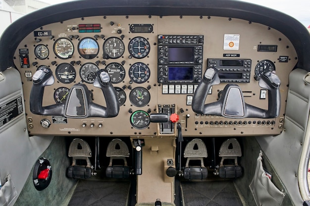 Detail des Cockpits des alten Flugzeugs