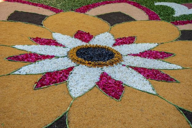 Detail eines der Blumenteppiche von Fronleichnam