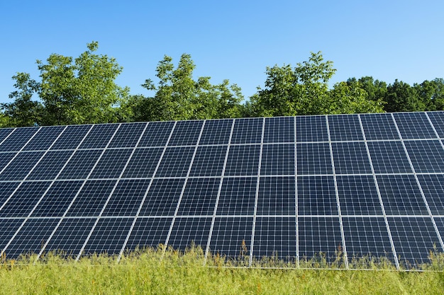 Detailansicht auf dem Panel des Solarkraftwerks