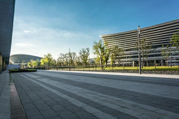 Foto details eines modernen bürogebäudes mit vielen fenstern