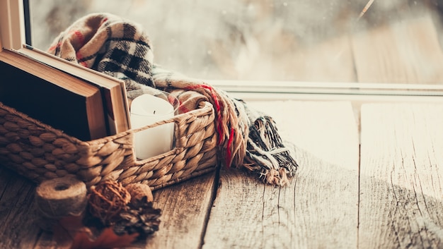 Foto details zum stillleben am fenster